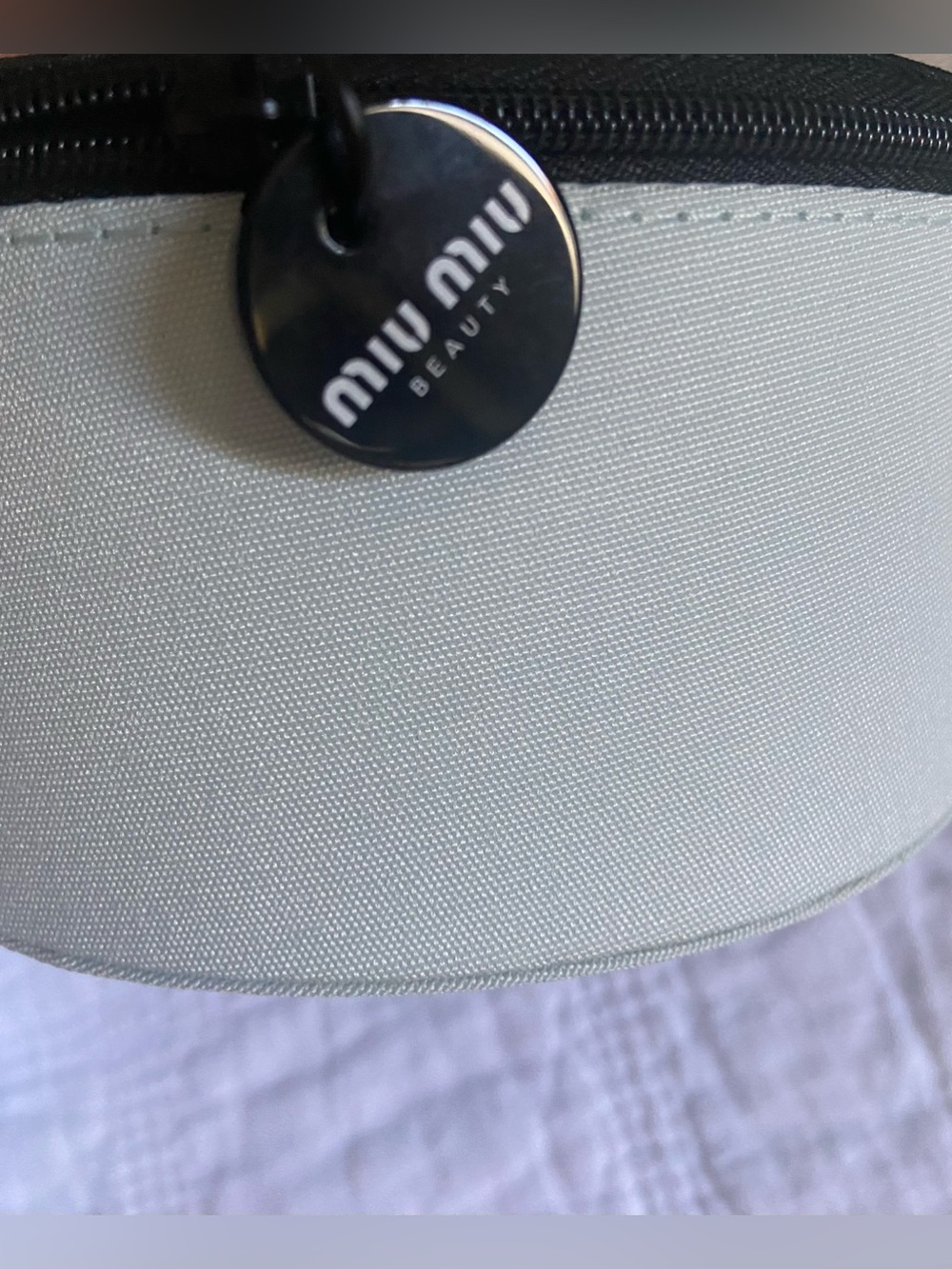 Miu Miu Black and White Round Travel Case - Picture 5 of 5